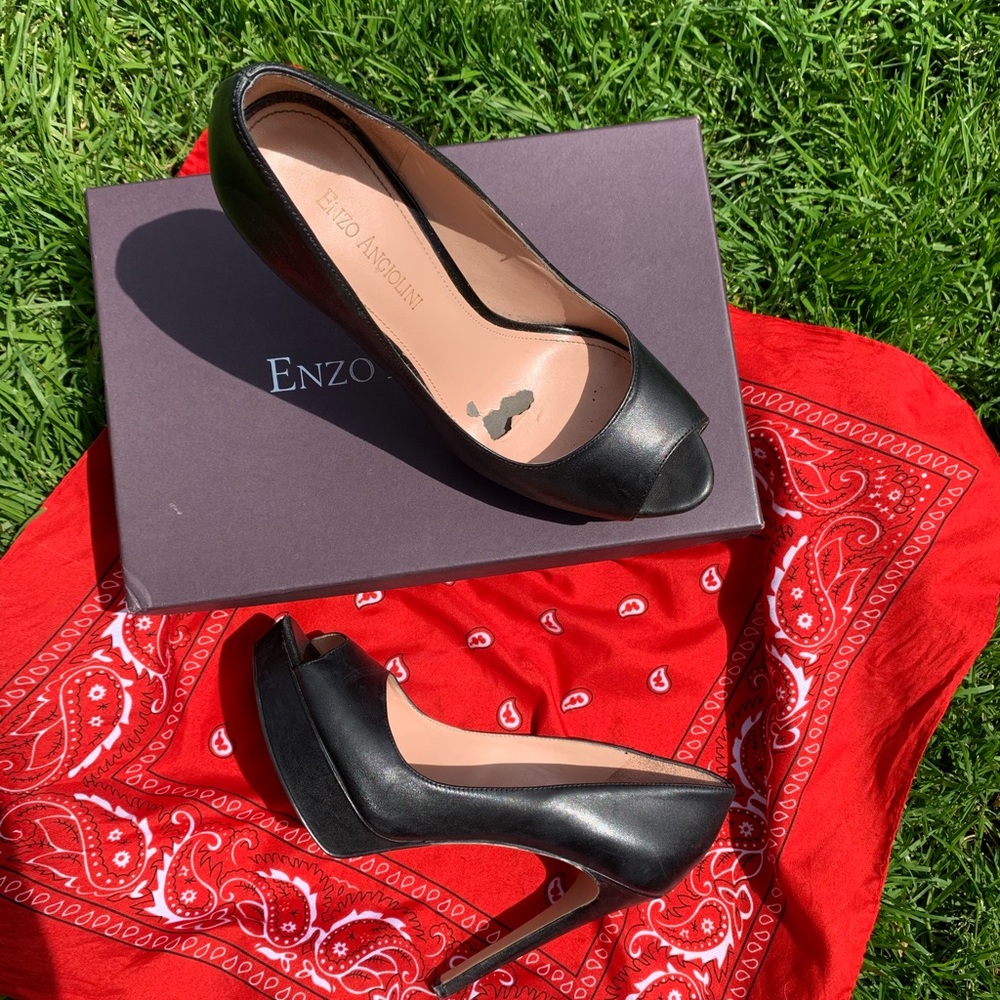 3/$50 Enzo Angiolini Black leather peep toe heels